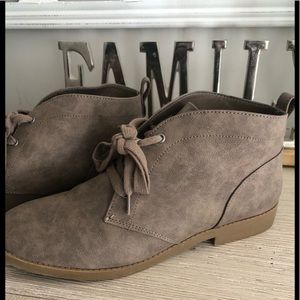 Womens Chukka Ankle Boots Taupe Suede 8.5M